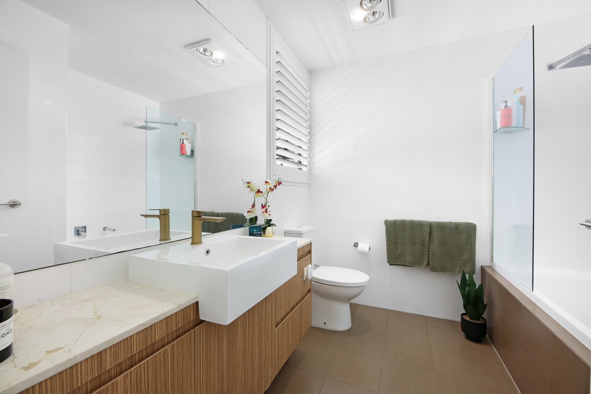 10/9 Moores Crescent Varsity Lakes 18