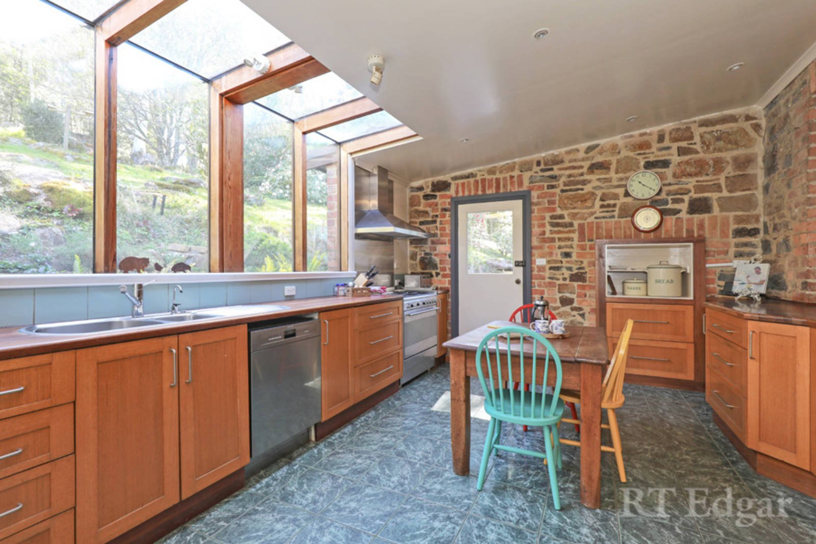 Real Estate and Property in 109 Mountains Road, Mount Macedon, VIC