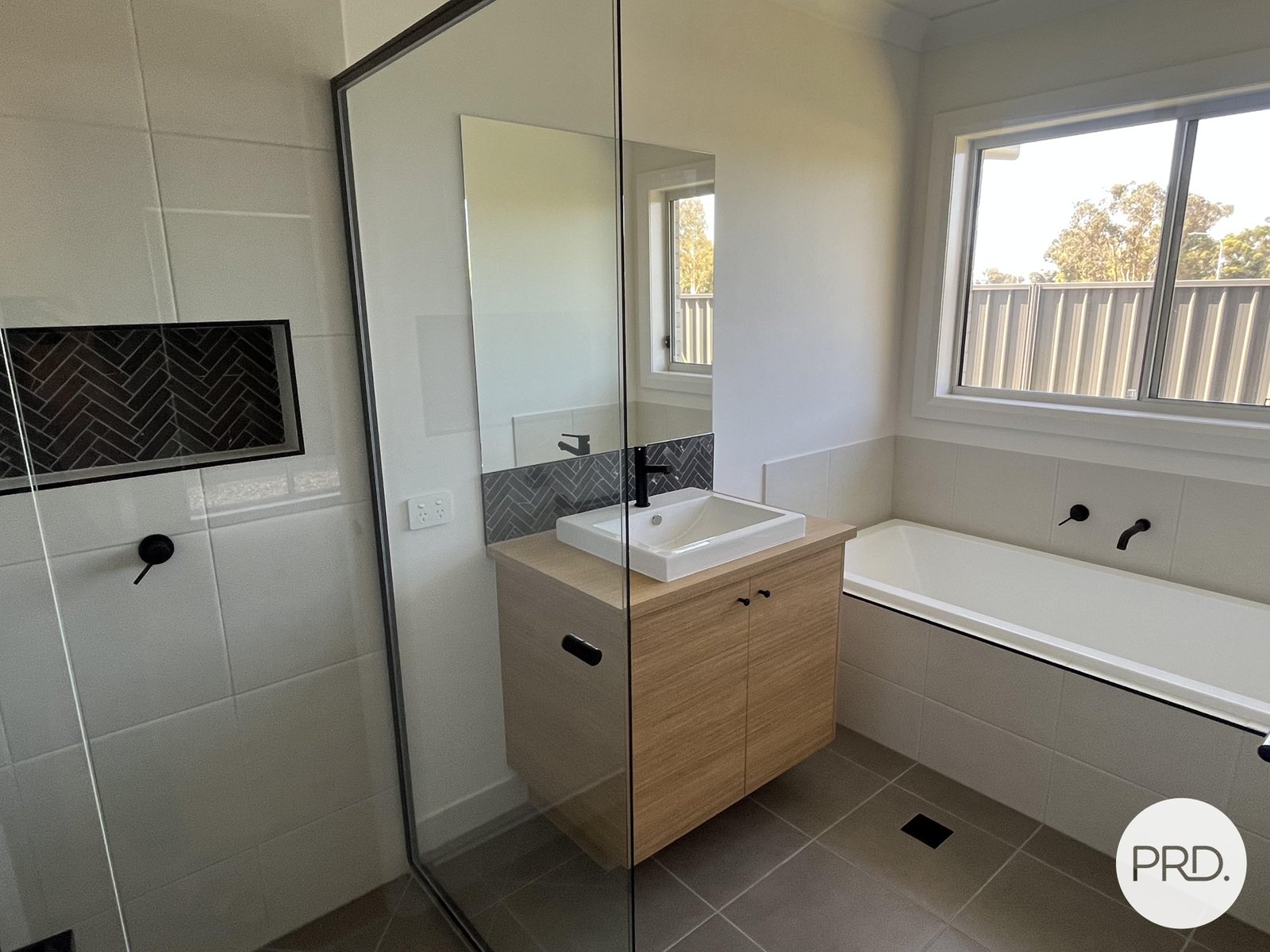 109 Mulgara Street THURGOONA 8