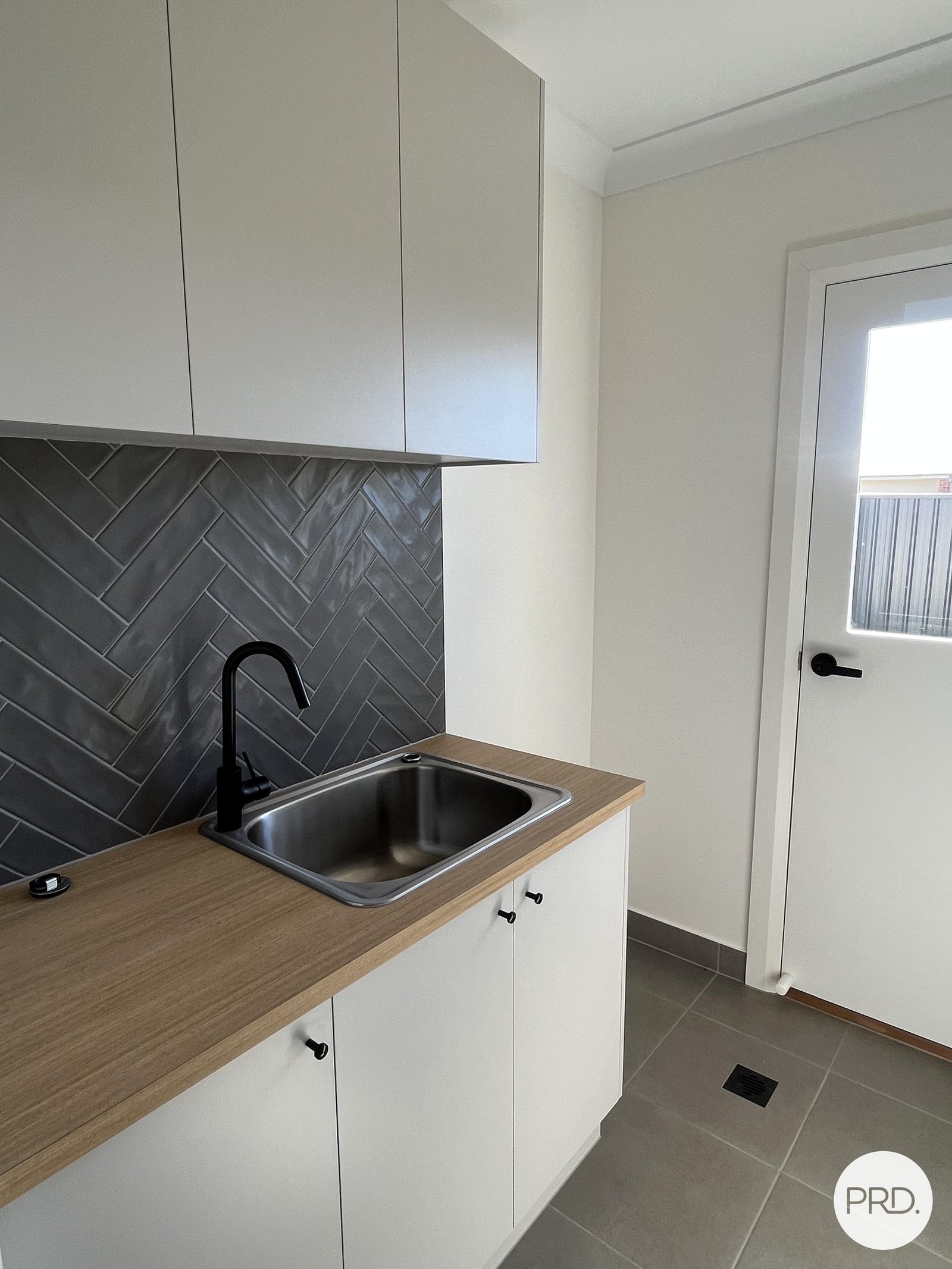 109 Mulgara Street THURGOONA 11