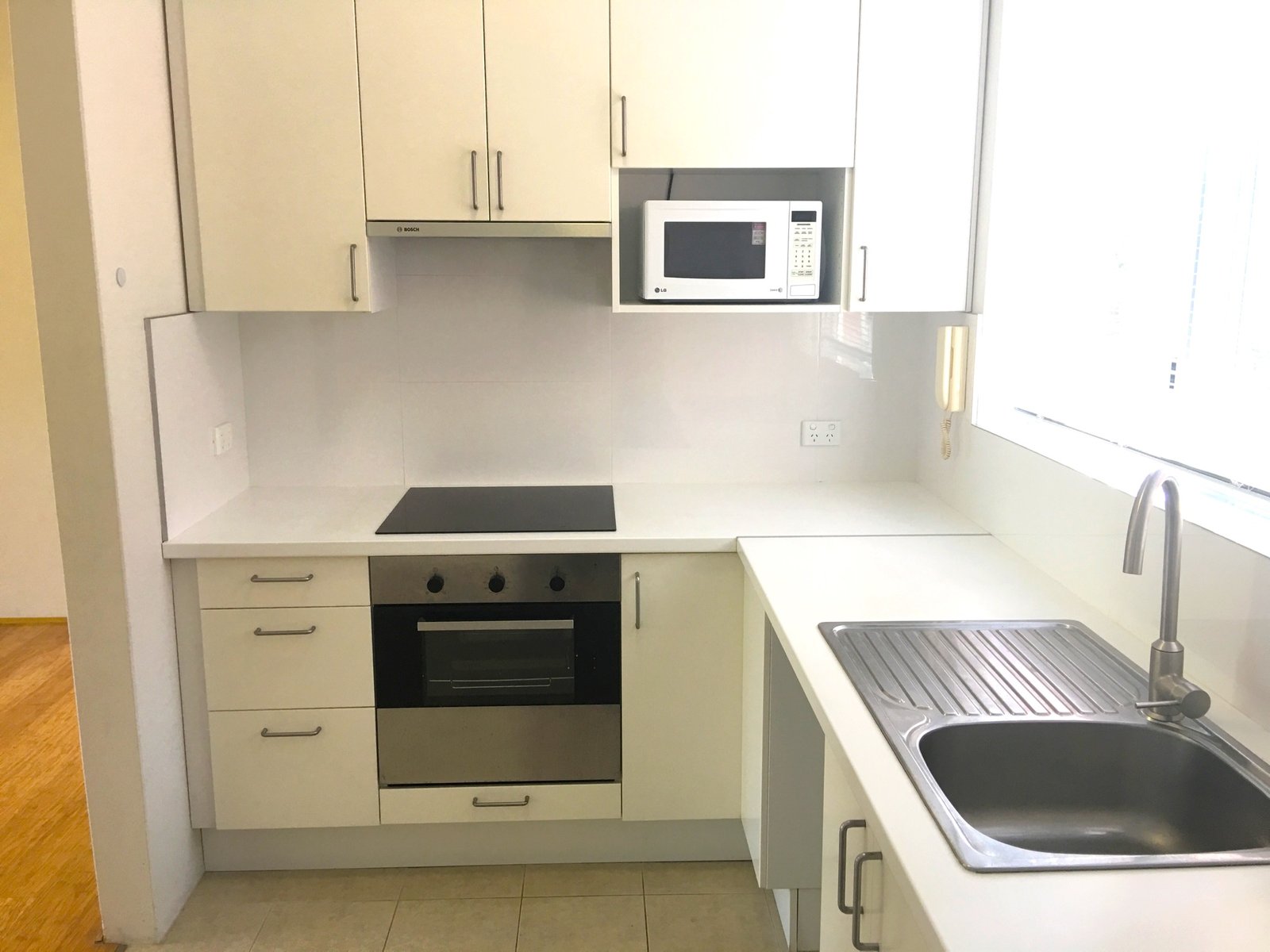 10/9 Railway St  KOGARAH 3
