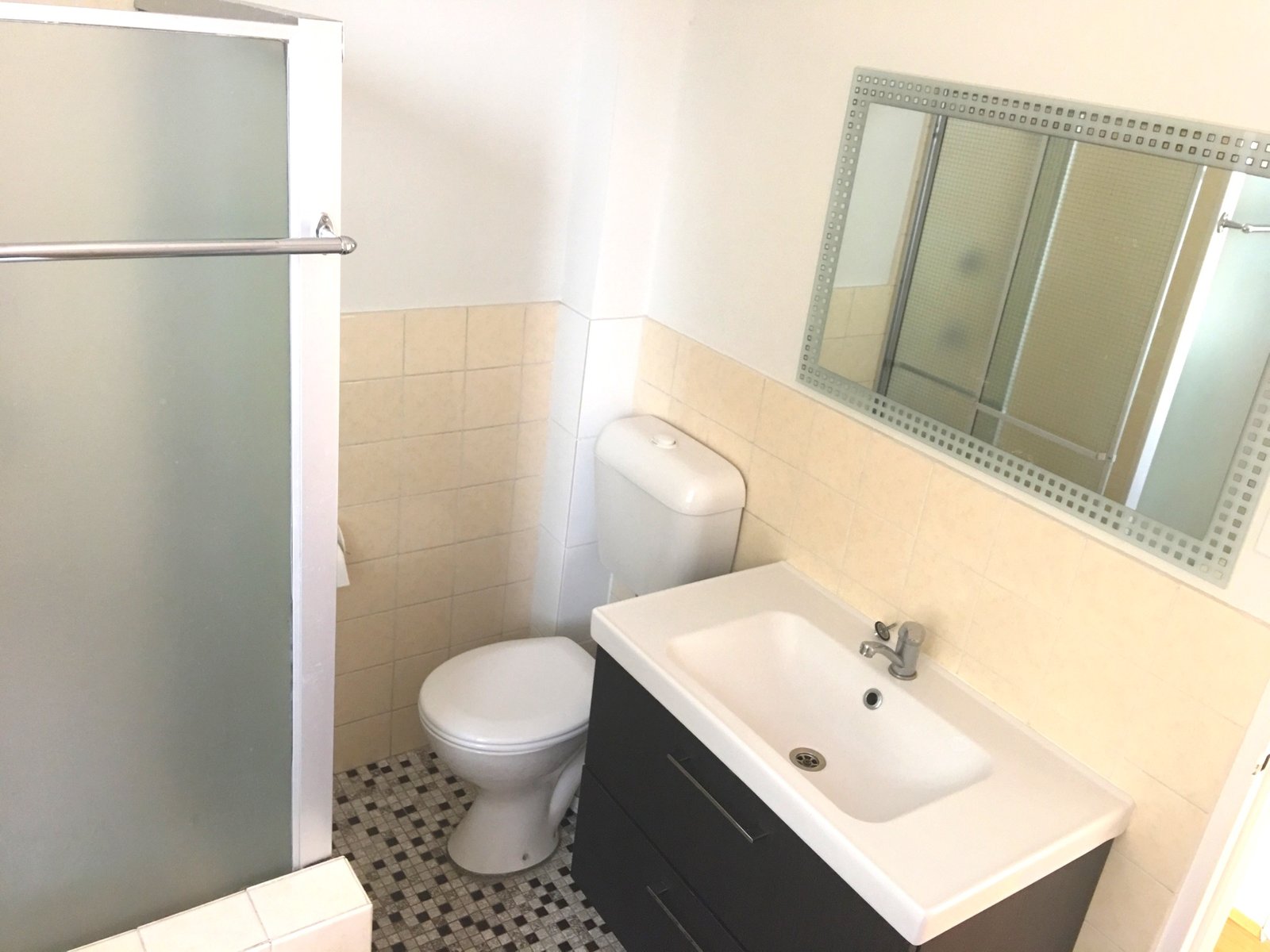 10/9 Railway St  KOGARAH 4