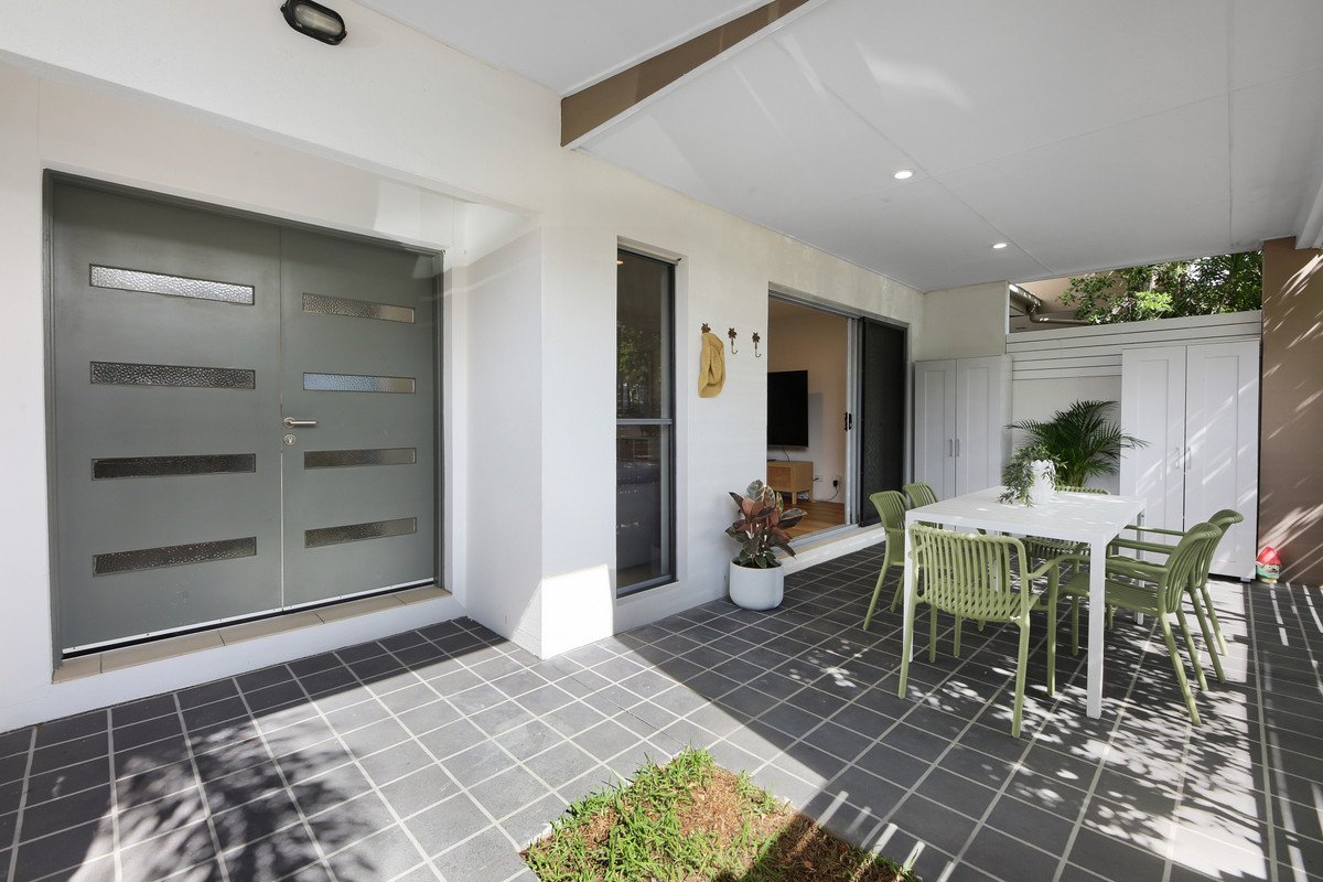 109 Tours Way Burleigh Waters 17