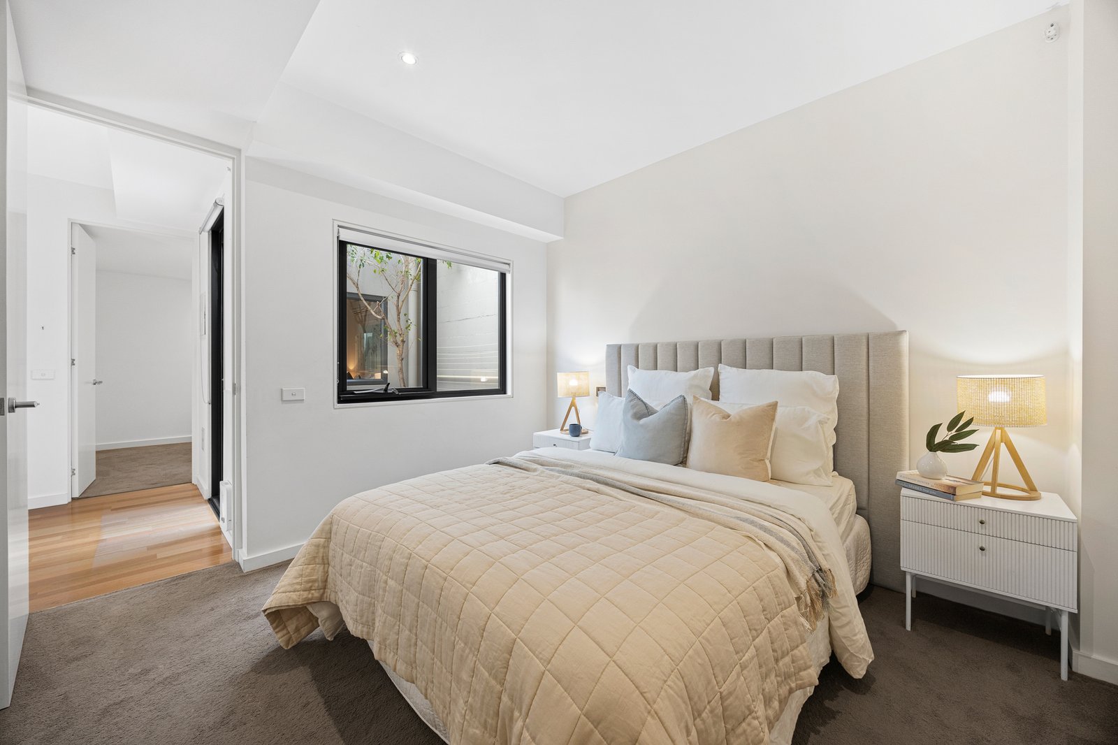Gallery: 10/9 Waltham Street