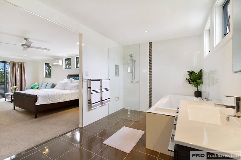 109 Wilson Street LABRADOR 9