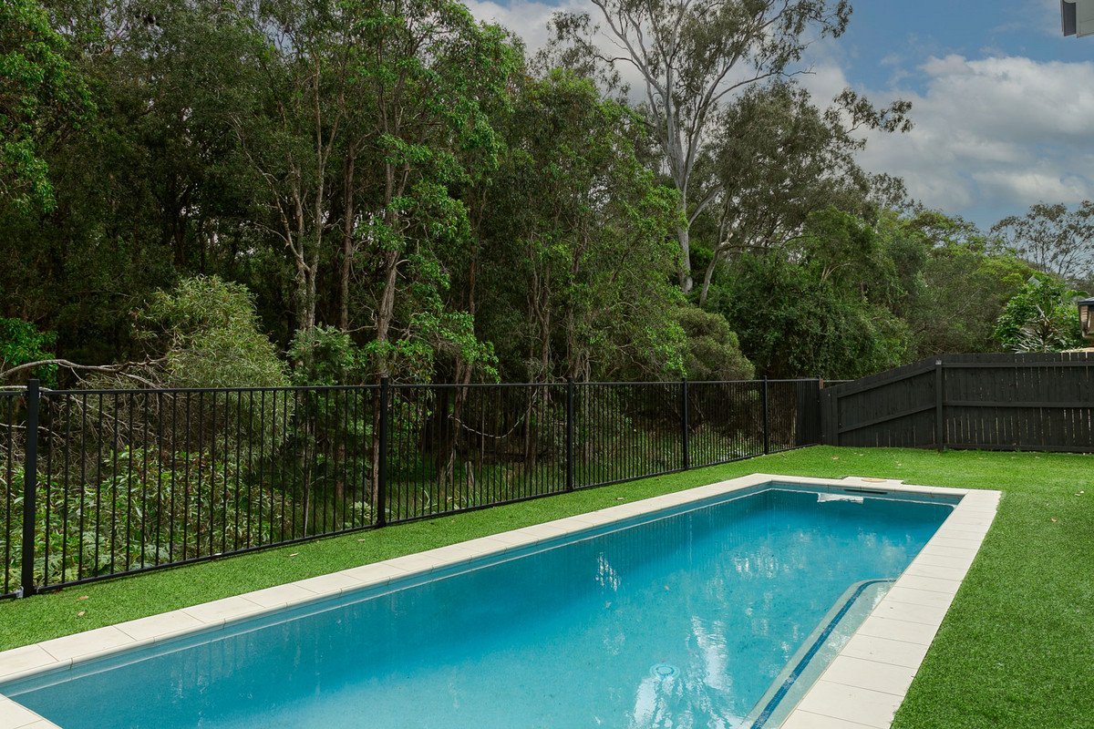 109 Yodelay Street VARSITY LAKES 4