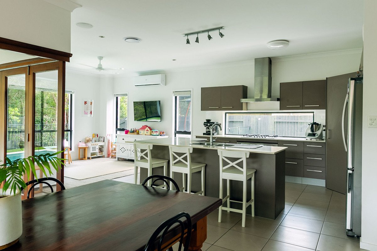 109 Yodelay Street VARSITY LAKES 7