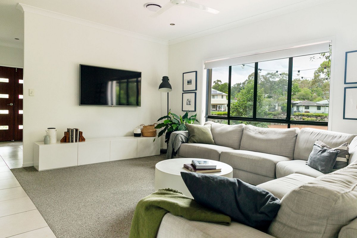 109 Yodelay Street VARSITY LAKES 10