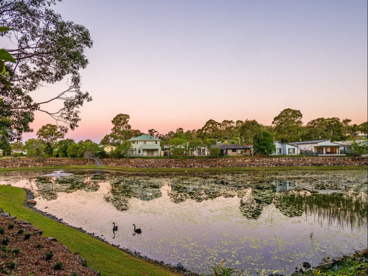 109 Yodelay Street VARSITY LAKES 27