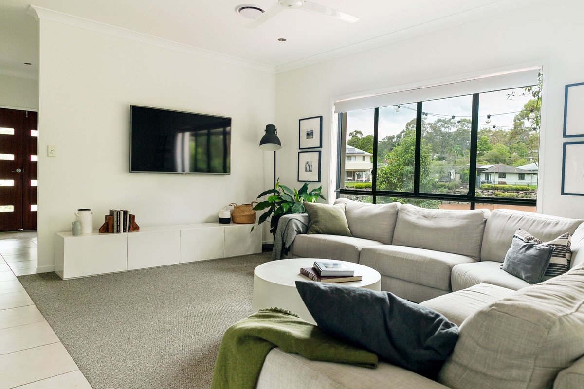 109 Yodelay Street VARSITY LAKES 10