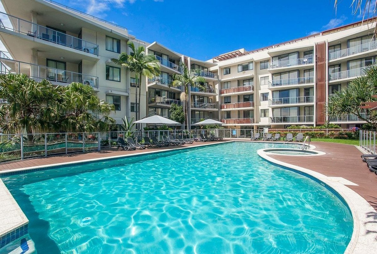 1090/1 Ocean Street Burleigh Heads 11