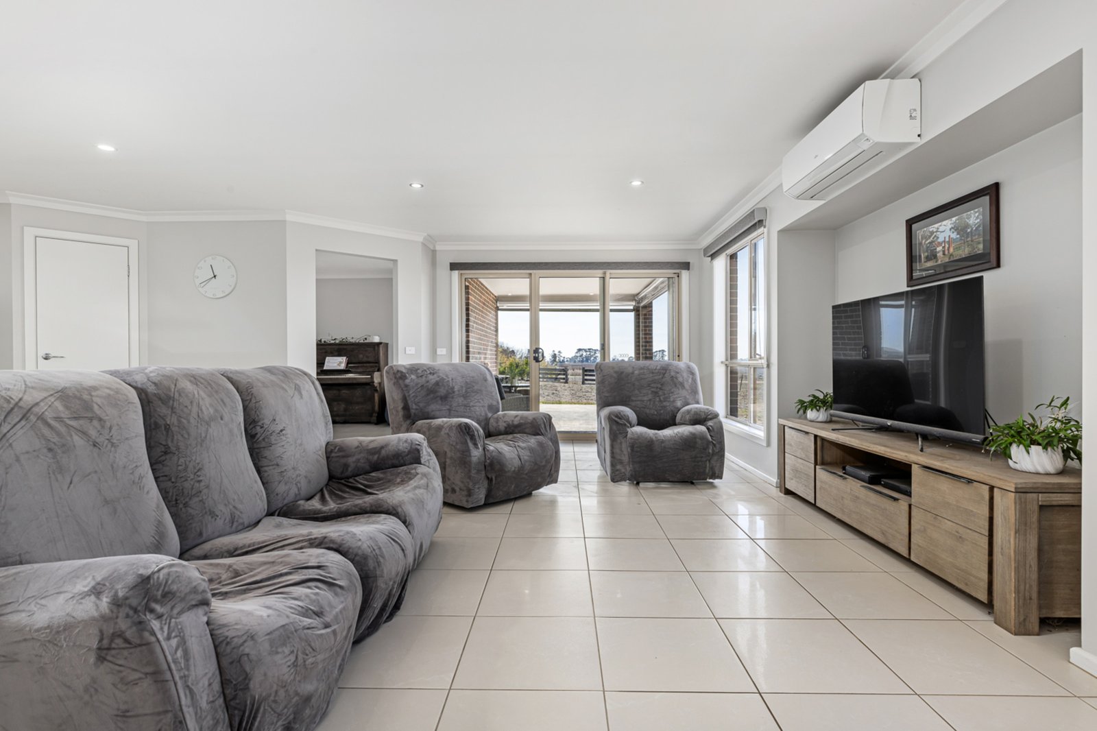 Gallery: 1091 Addington Road