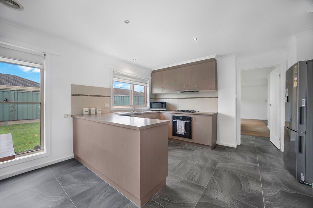 Gallery: 10/912 Geelong Road