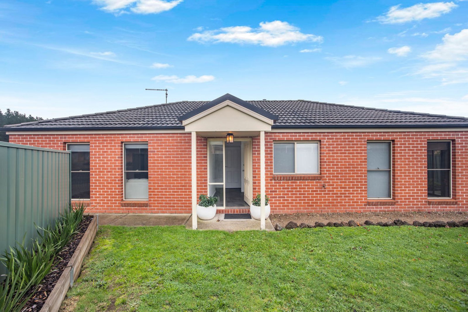 Gallery: 10/912 Geelong Road