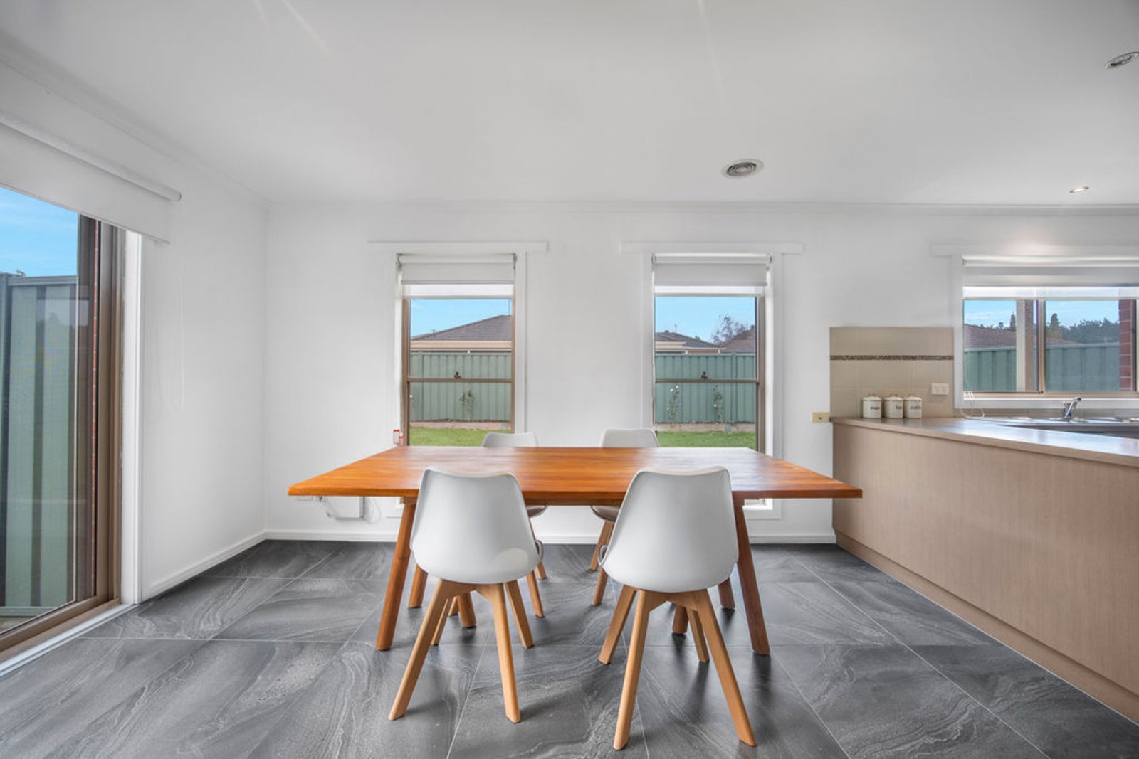 Gallery: 10/912 Geelong Road