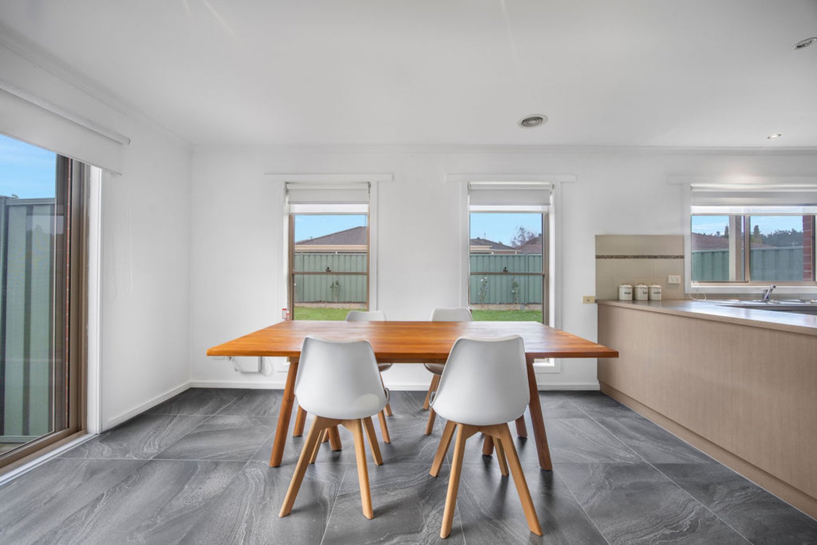 Gallery: 10/912 Geelong Road
