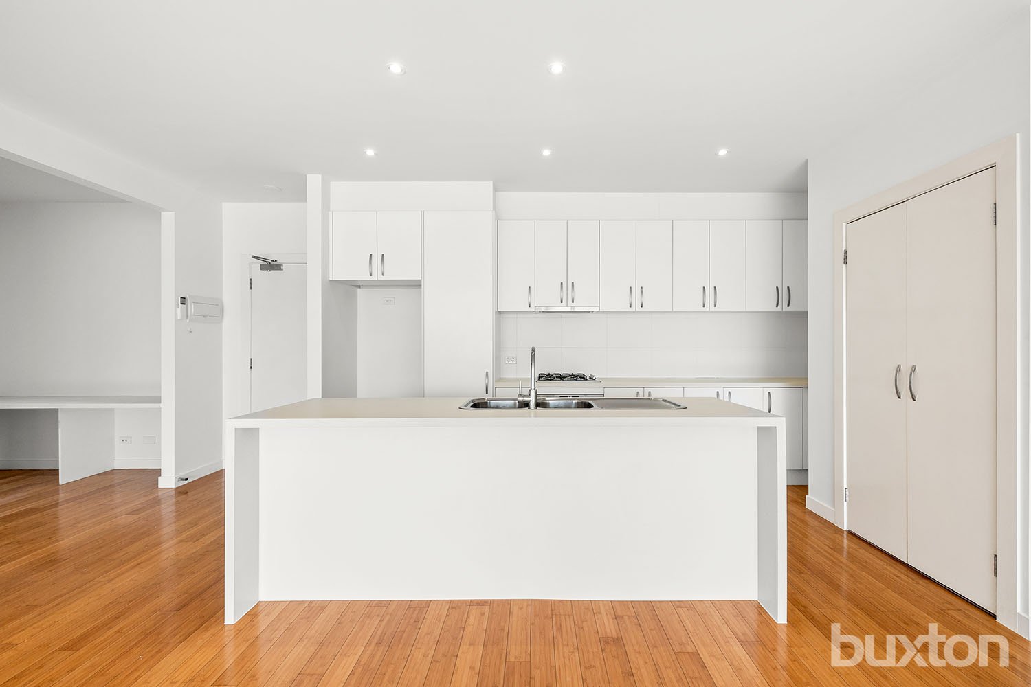 Gallery: 109/135 Lower Dandenong Road