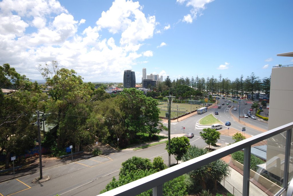 1096/1 Ocean Street BURLEIGH HEADS 1