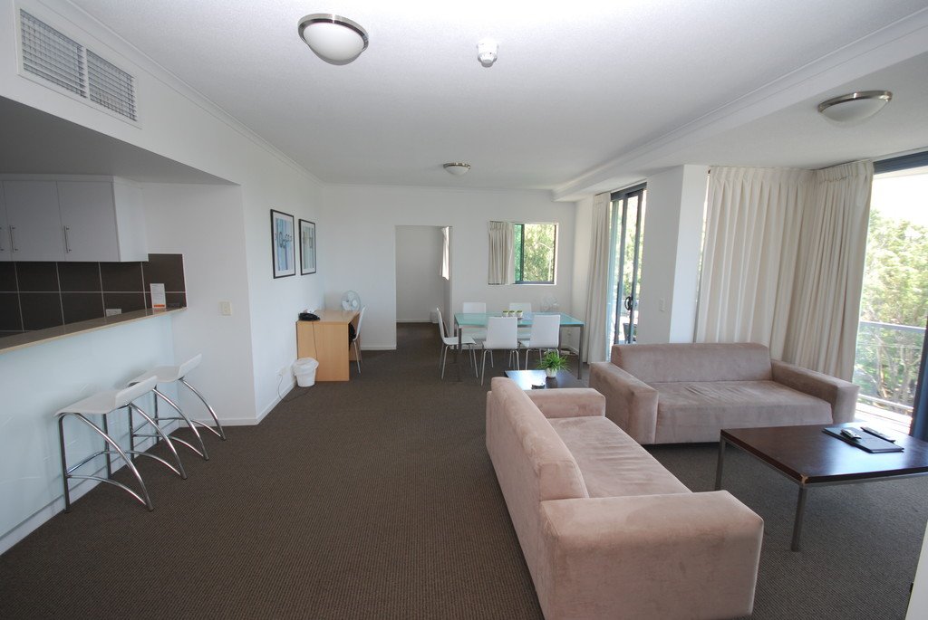 1096/1 Ocean Street BURLEIGH HEADS 4