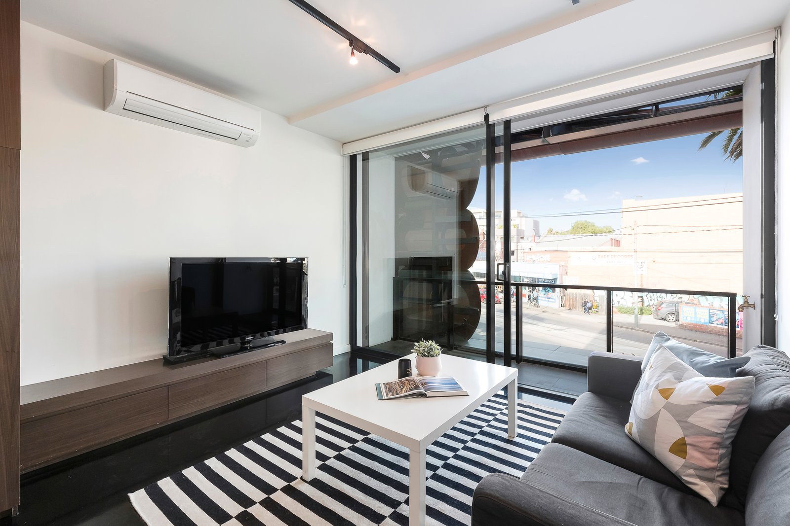 Gallery: 109/72 Acland Street