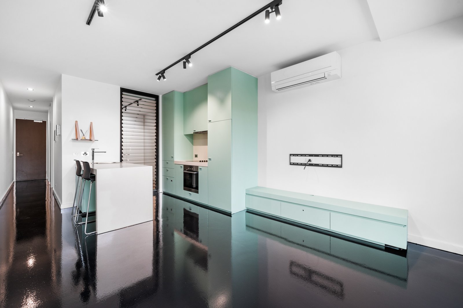 Gallery: 109/72 Acland Street