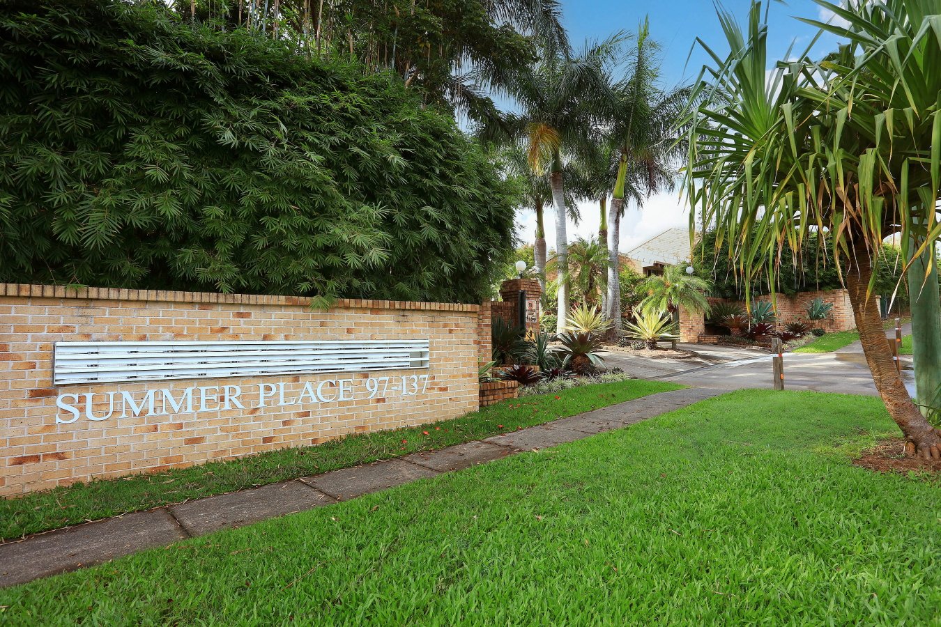 109/97 Edmund Rice Drive SOUTHPORT 18