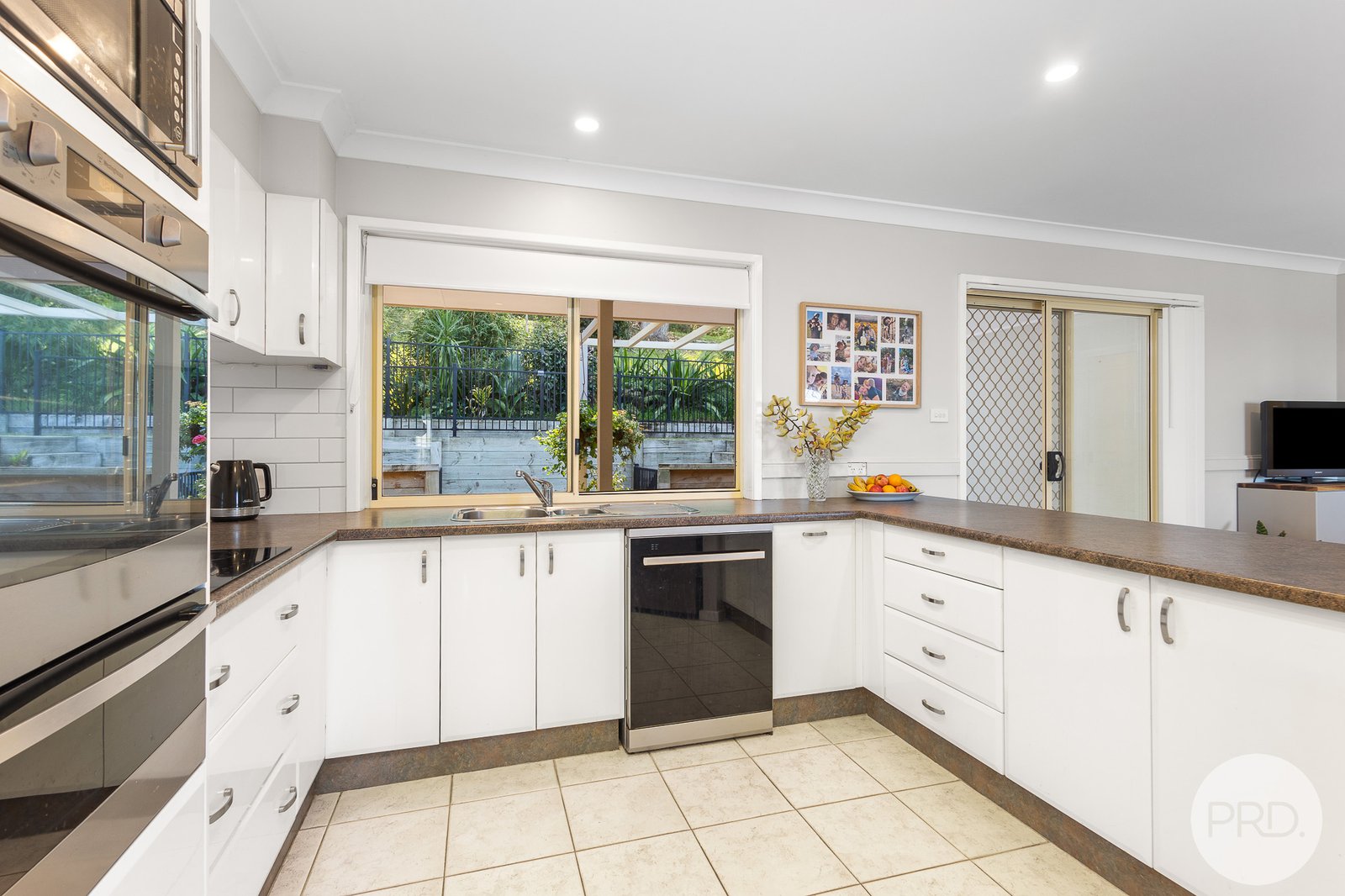 10a The Anchorage  CORLETTE 8