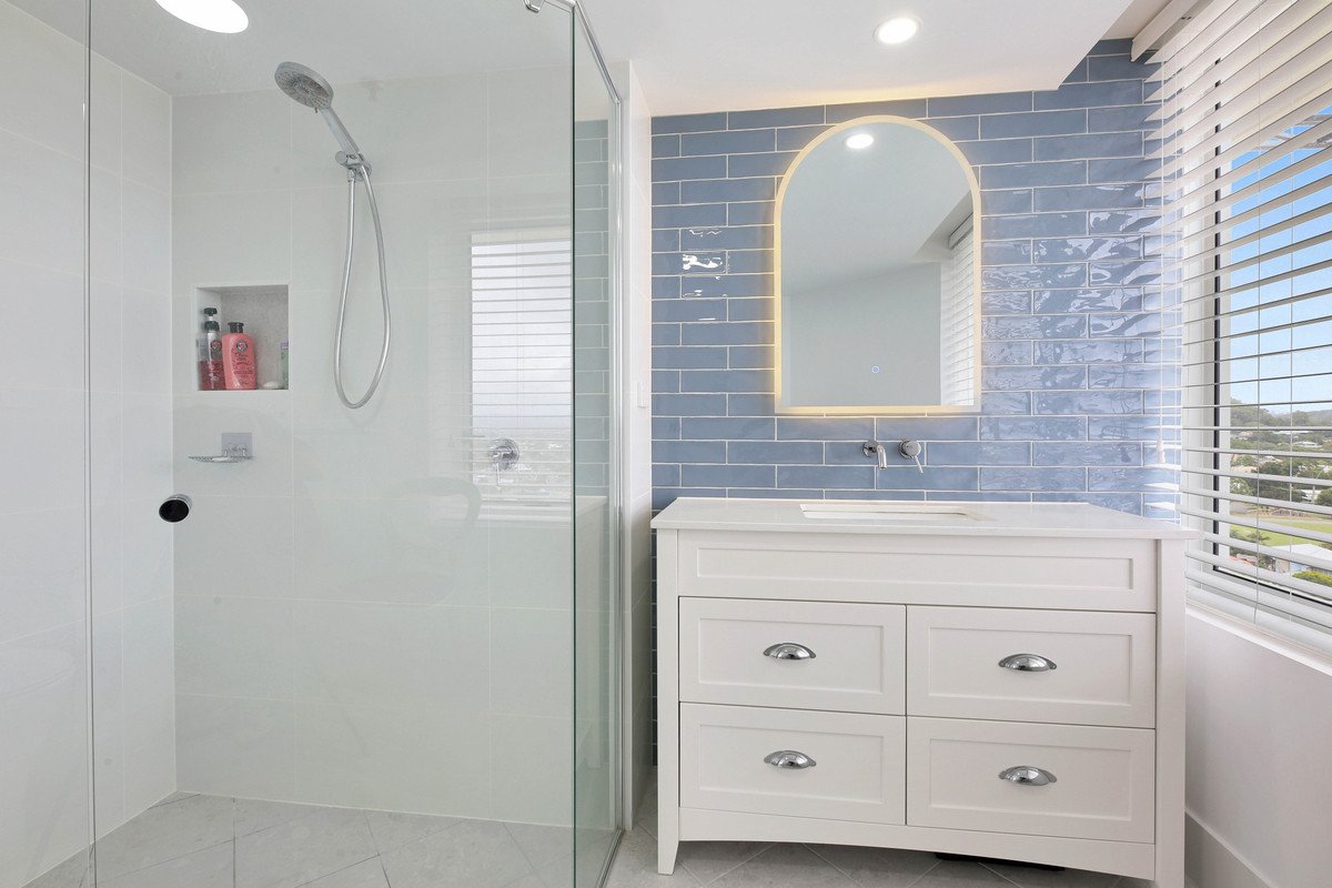 10A/3 Second Avenue Burleigh Heads 18