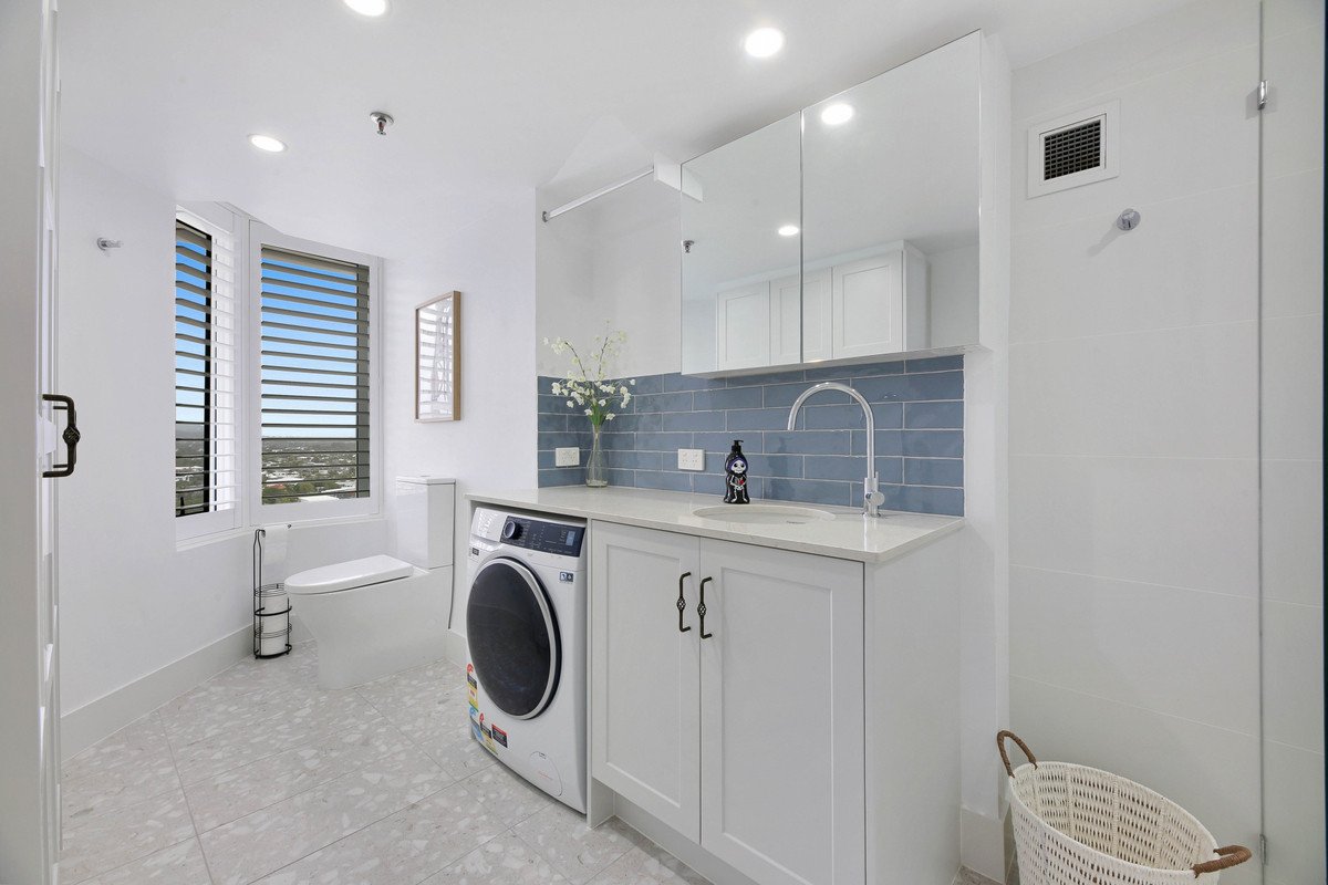 10A/3 Second Avenue Burleigh Heads 21