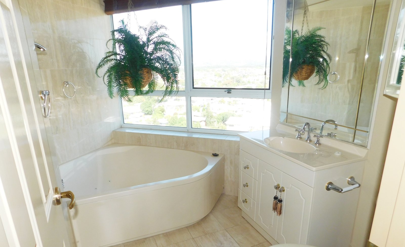 10A/3 Second Avenue BURLEIGH HEADS 2