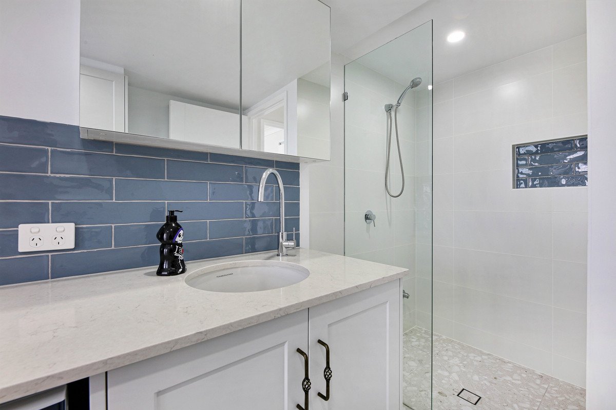 10A/3 Second Avenue Burleigh Heads 22