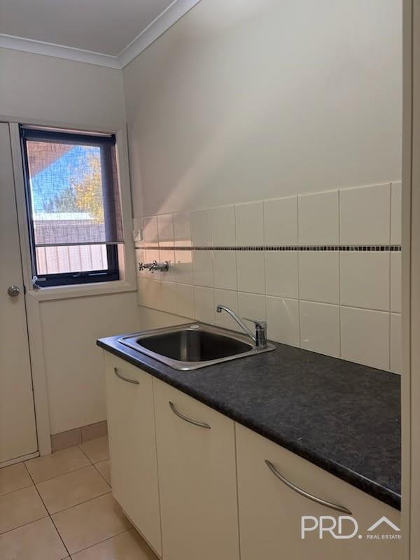 10B Dawn Avenue GOL GOL 7
