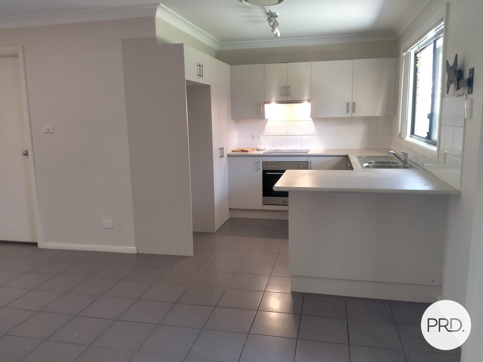 10B Edward street,  MACQUARIE FIELDS 3