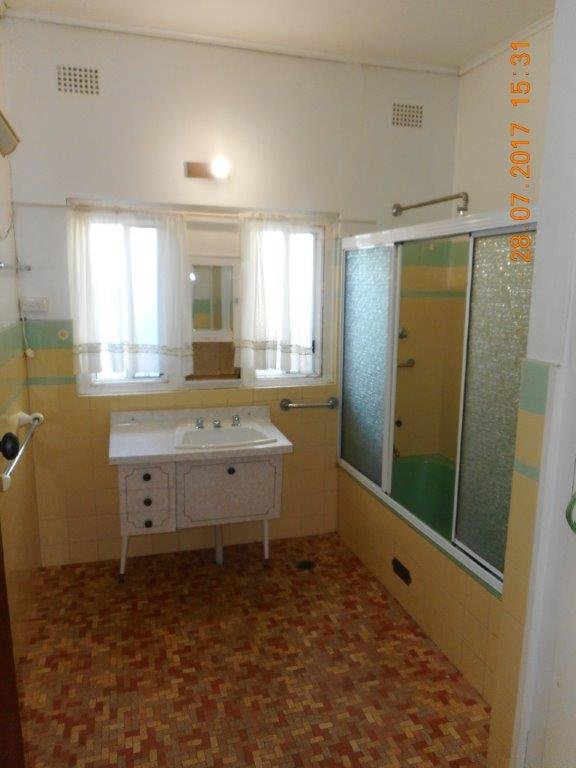 10B Kirk Avenue TUMUT 5