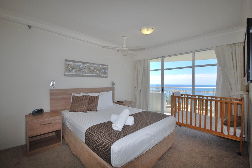 10B/3 Second Avenue BURLEIGH HEADS 9