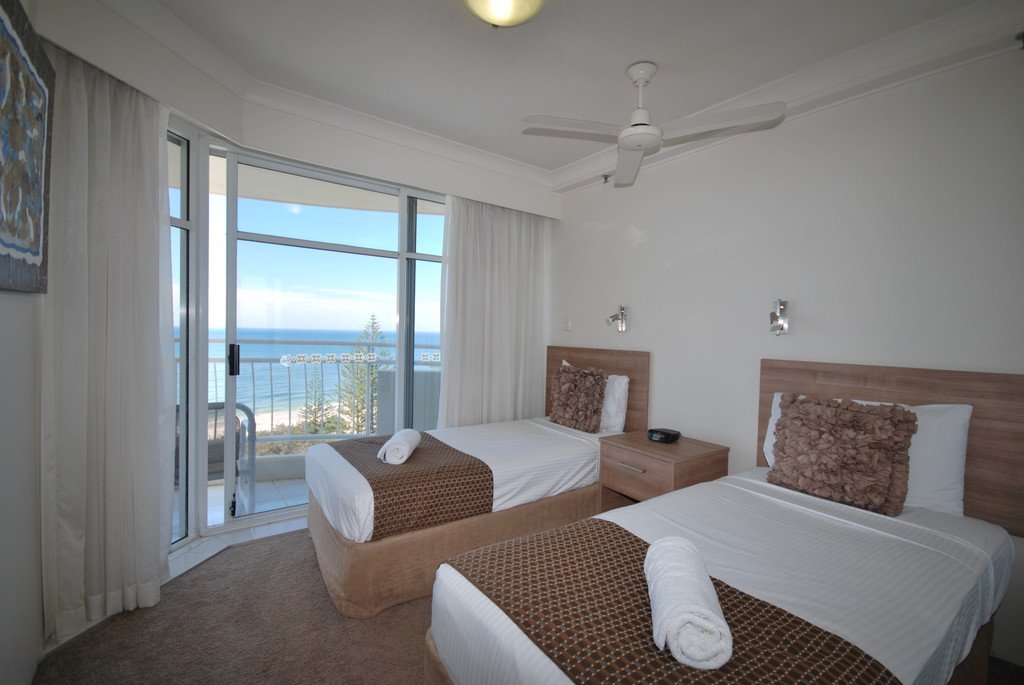 10B/3 Second Avenue BURLEIGH HEADS 11