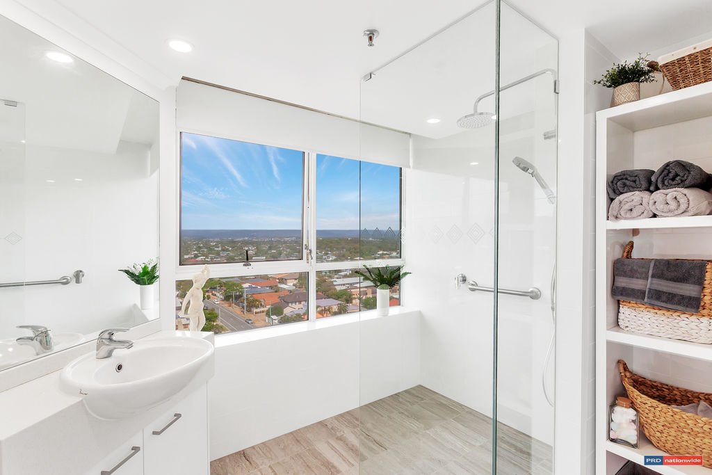10C/3 Second Ave  BURLEIGH HEADS 7