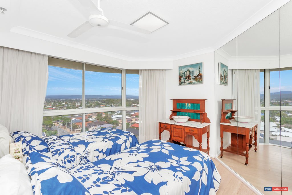 10C/3 Second Ave  BURLEIGH HEADS 8