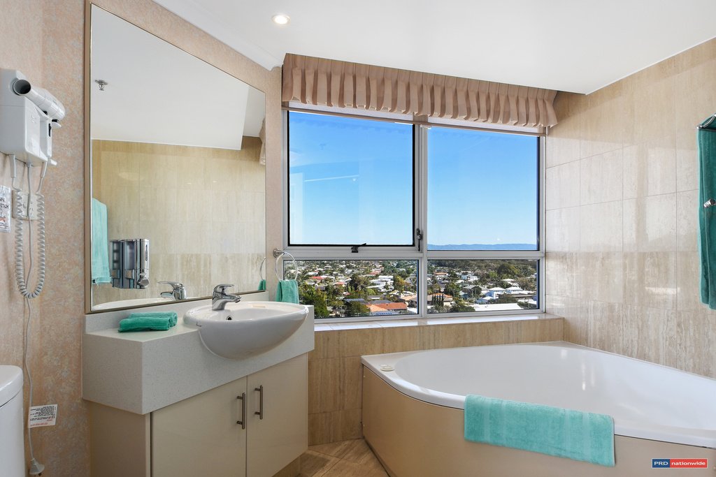 10C/3 Second Avenue BURLEIGH HEADS 4