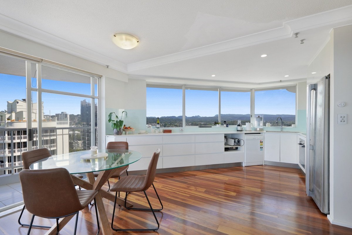 10D/238 The Esplanade Burleigh Heads 6