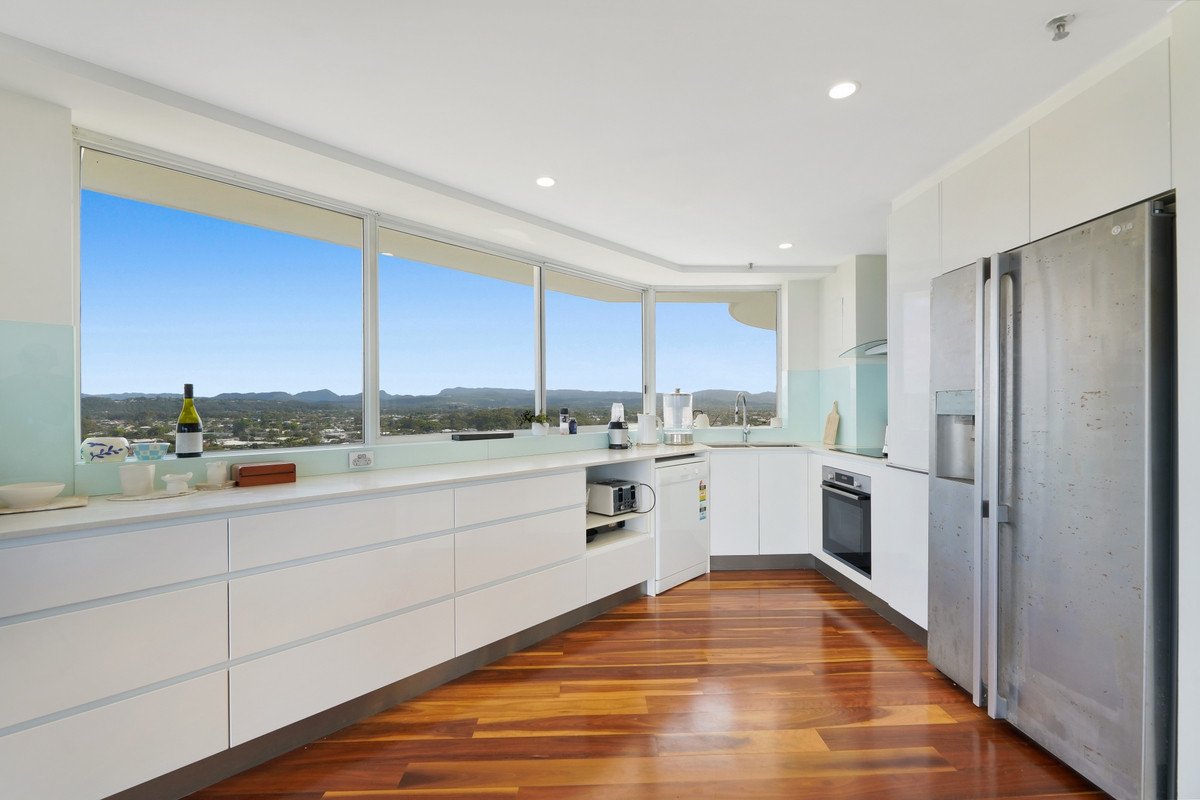 10D/238 The Esplanade Burleigh Heads 7