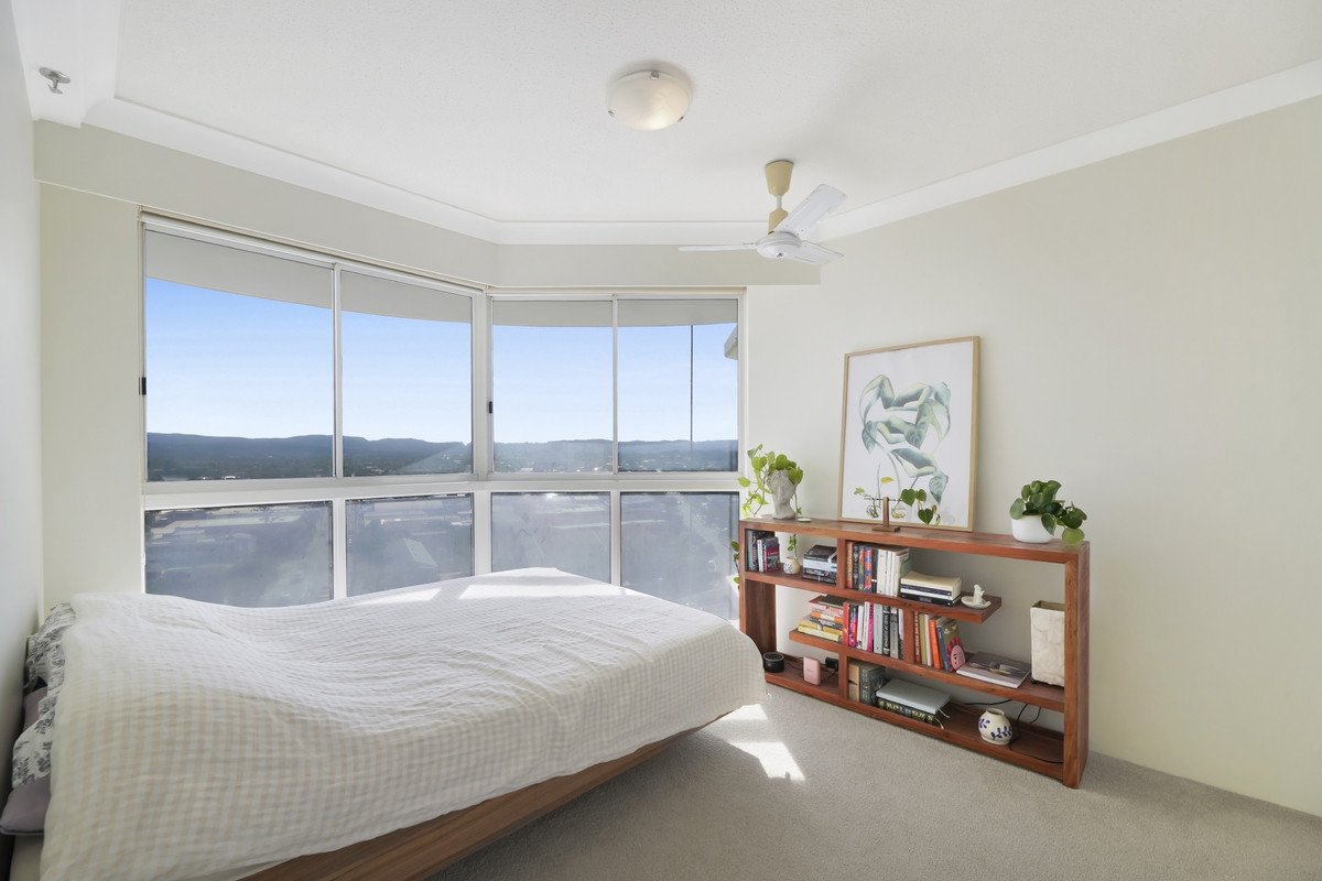 10D/238 The Esplanade Burleigh Heads 11