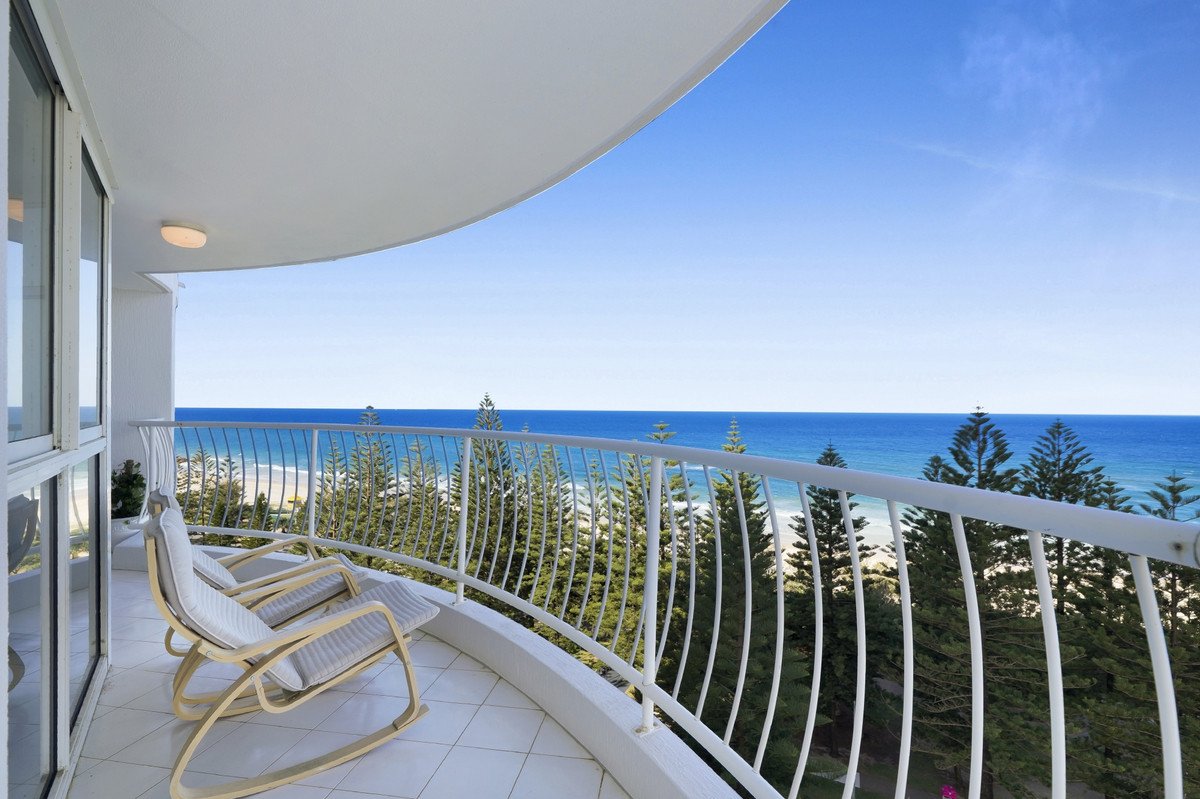 10D/238 The Esplanade Burleigh Heads 12