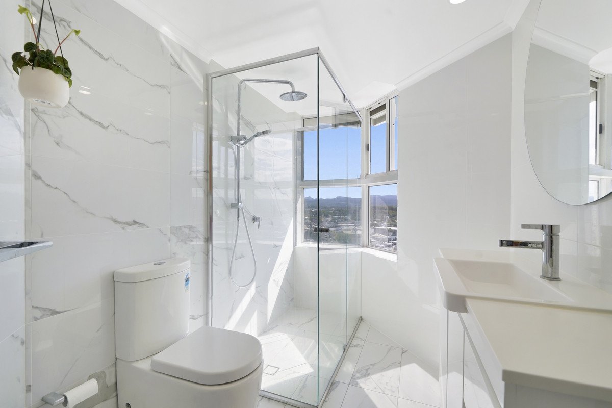 10D/238 The Esplanade Burleigh Heads 14