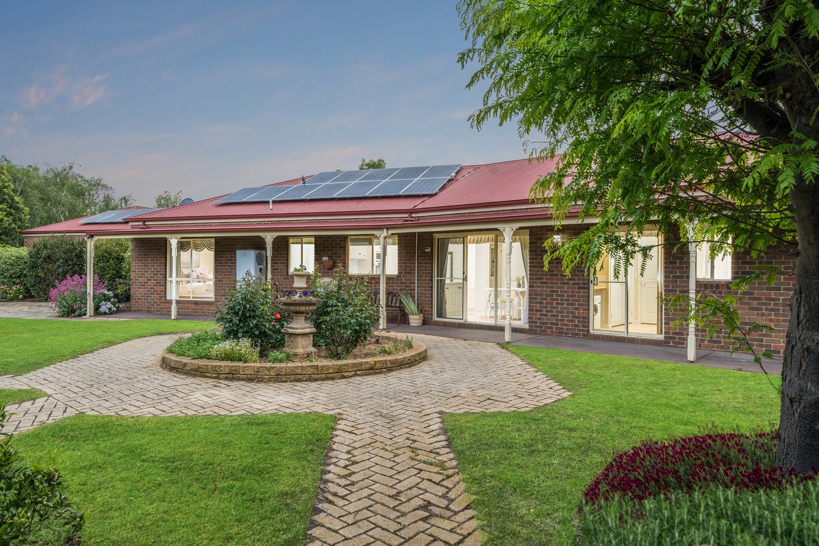 Gallery: 11-13 Canowindra Way