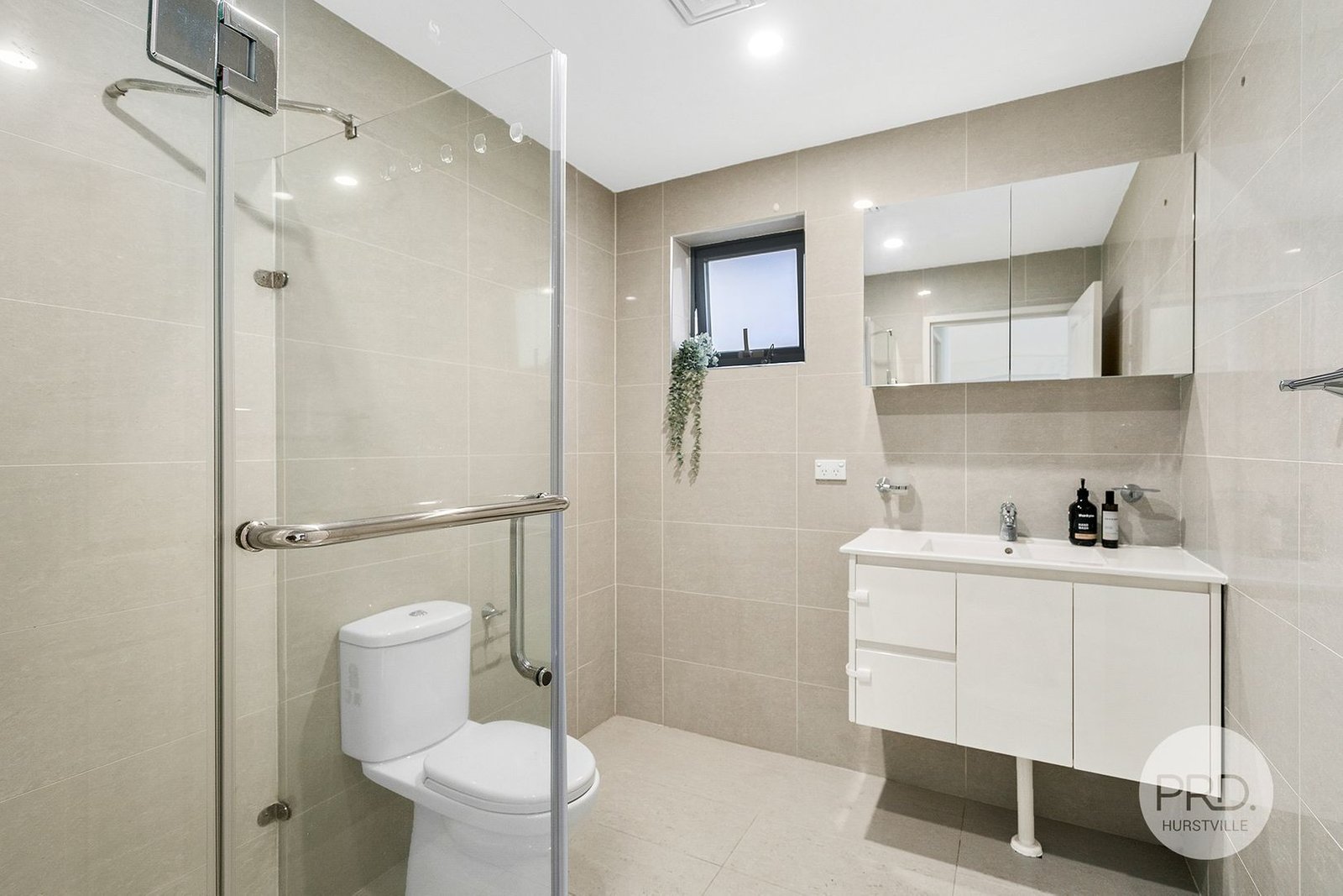 11-13 Treacy Street HURSTVILLE 6