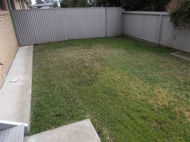 11/ 32-34 Bundara Cres  TUMUT 6