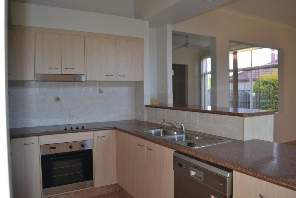 11 Alderney Court VARSITY LAKES 2