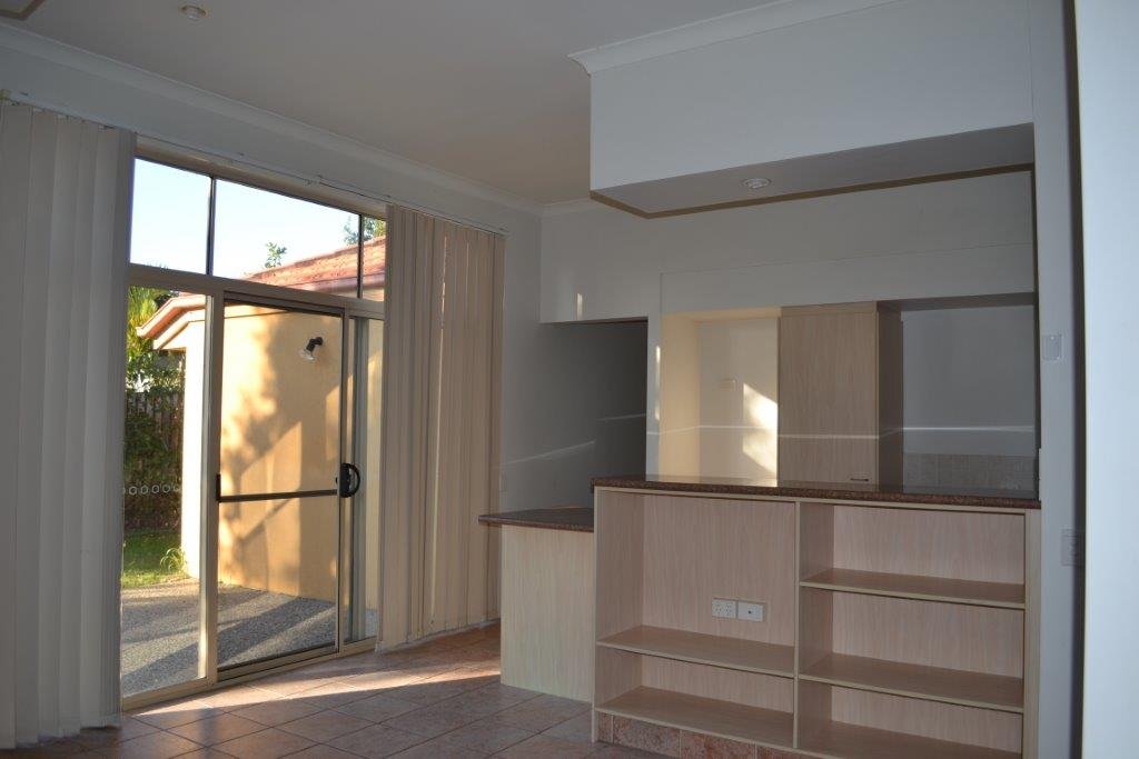 11 Alderney Court VARSITY LAKES 4