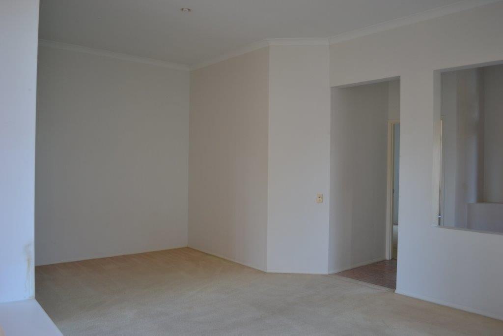 11 Alderney Court VARSITY LAKES 5